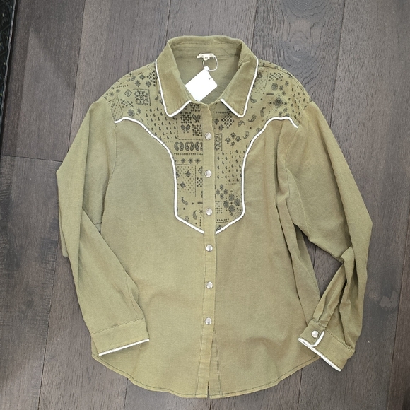 POL Tops - Boho Western Shirt with Embroidered Yoke and Paisley Detail